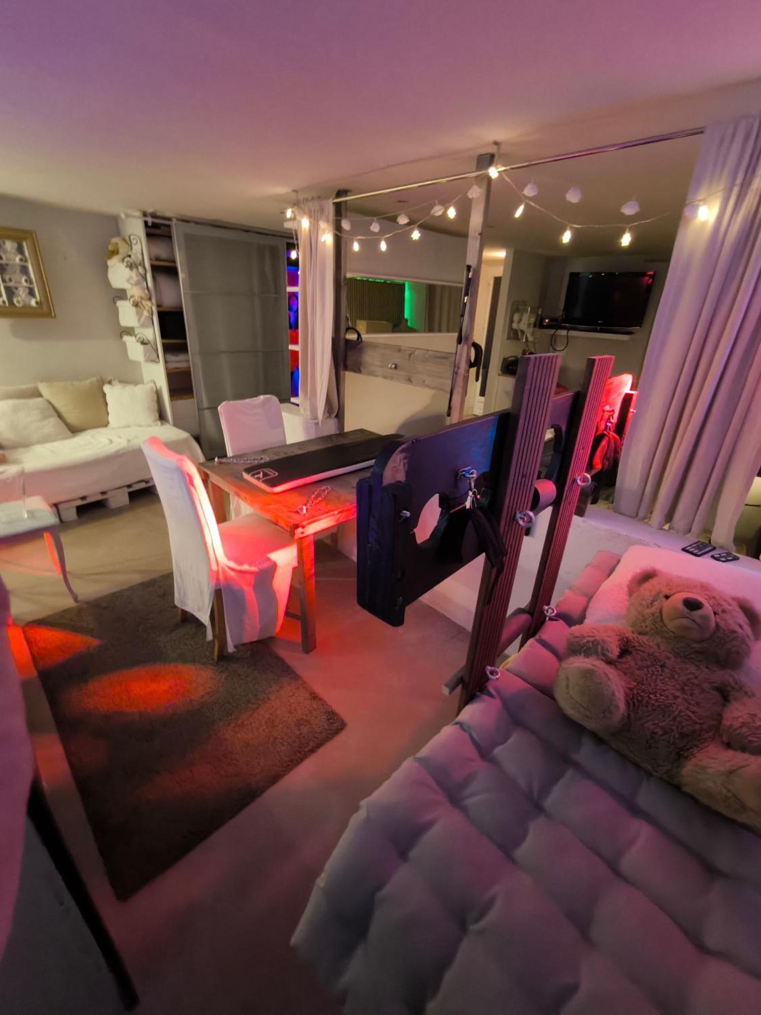 Love-Room Discret 40 M2 Bormes Les Mimosas Village Avec Terrasse Exteriér fotografie