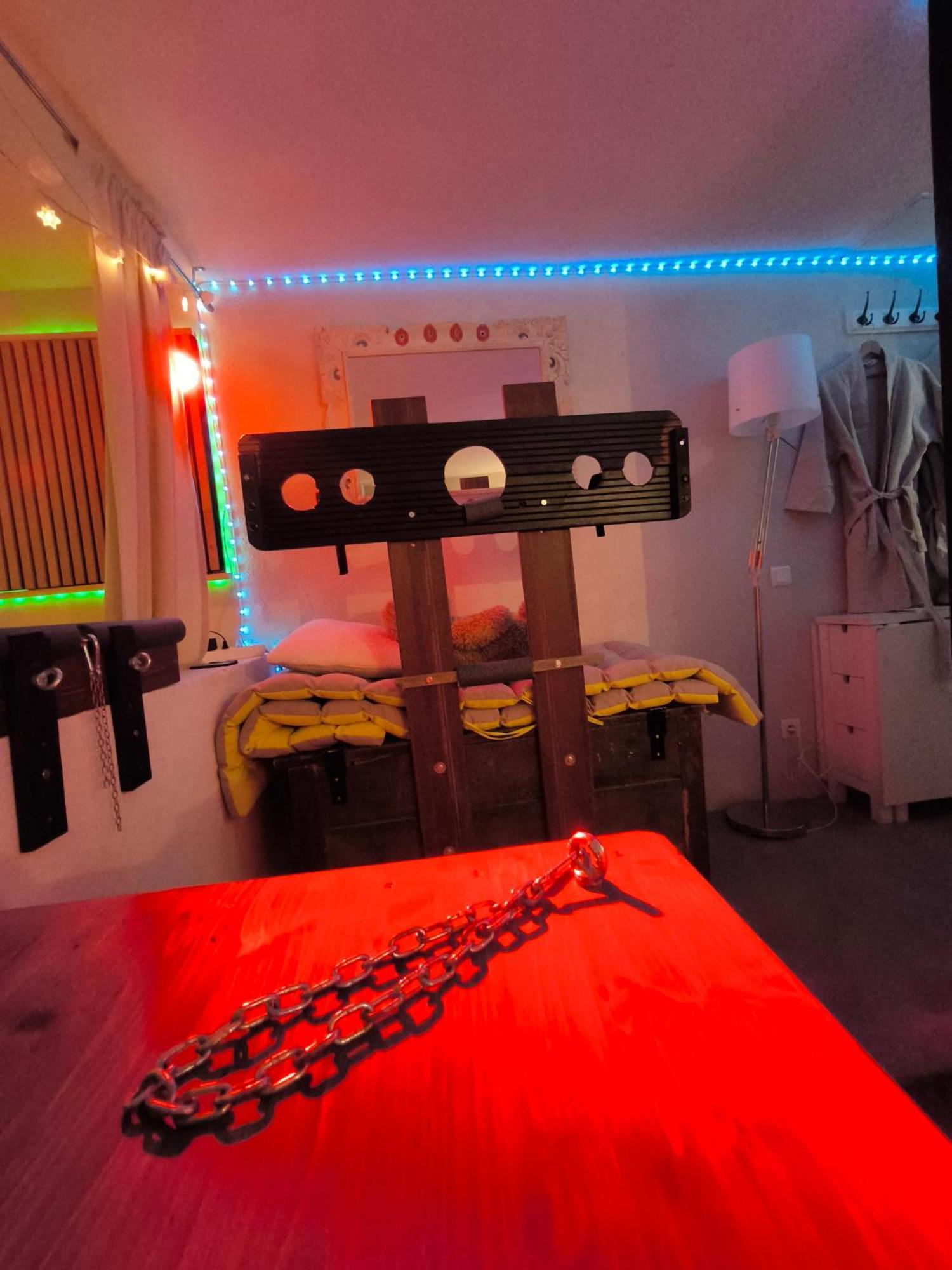 Love-Room Discret 40 M2 Bormes Les Mimosas Village Avec Terrasse Exteriér fotografie