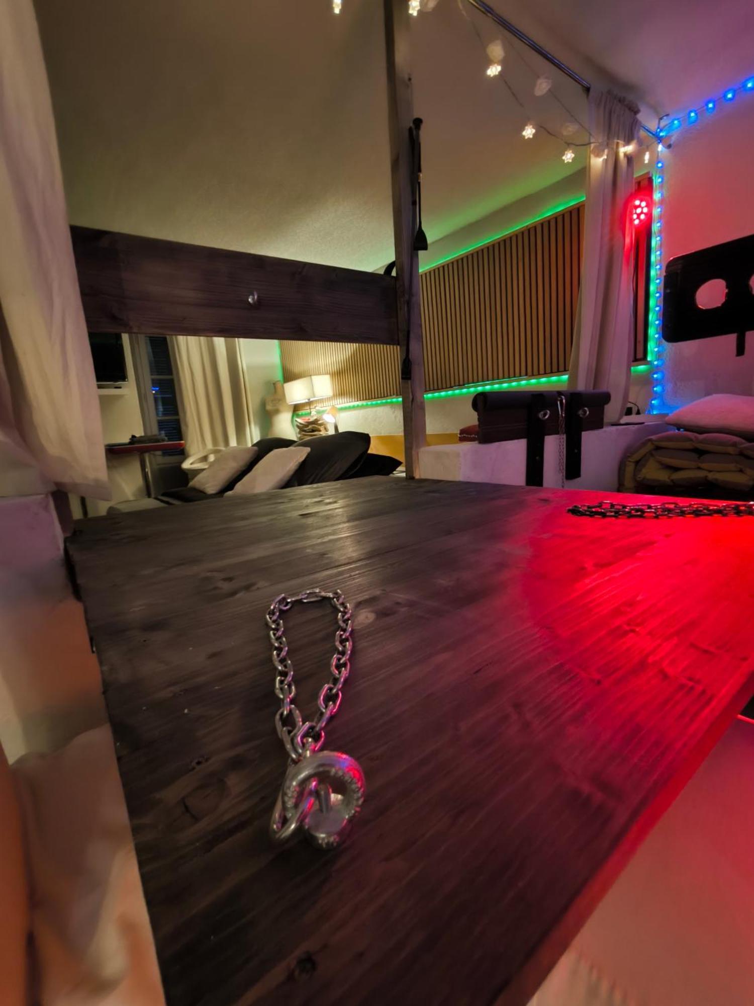 Love-Room Discret 40 M2 Bormes Les Mimosas Village Avec Terrasse Exteriér fotografie